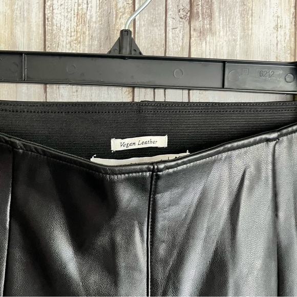 Abercrombie & Fitch Faux Vegan Leather Stretch Slim Flare Split Hem Pants Black - Picture 5 of 7